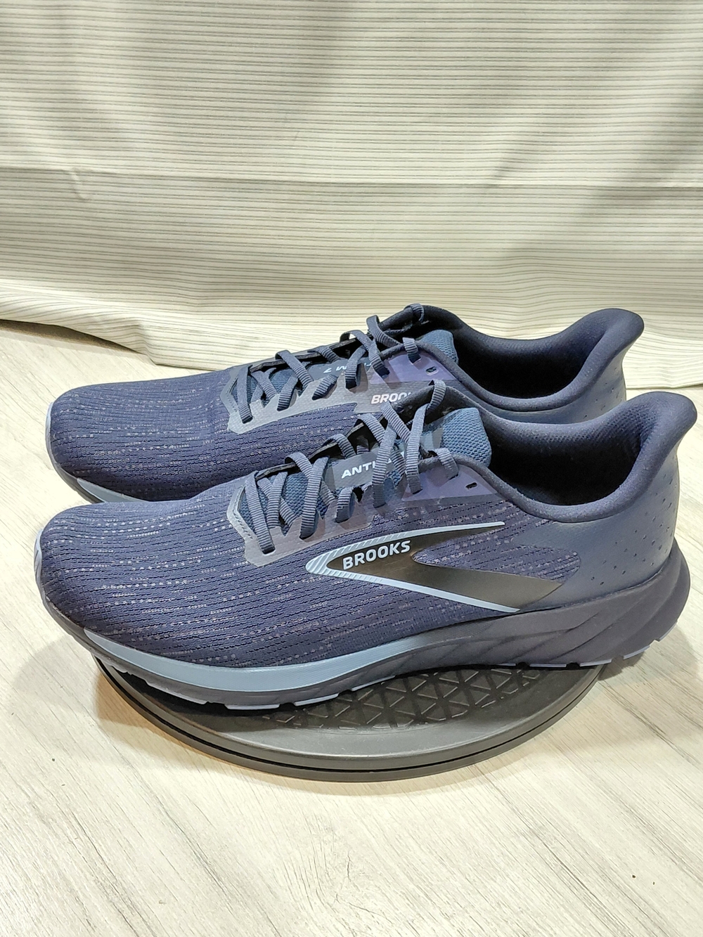 NEW Brooks Men’s Anthem 7 Navy Running Shoes SIZE 14 NO INSOLES
